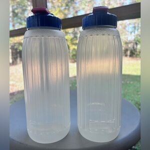 2 Rubbermaid 32 oz (1 QT) Drink Water Bottles